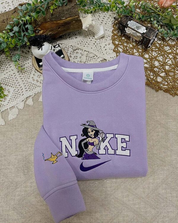 Princess Disney (ver Halloween) – Embroidered Youth Sweatshirt