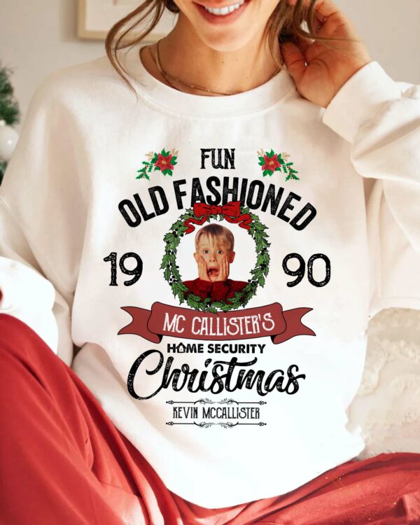 Kevin McCallister Home Alone Fun Old Fashion Christmas –  Sweatshirt