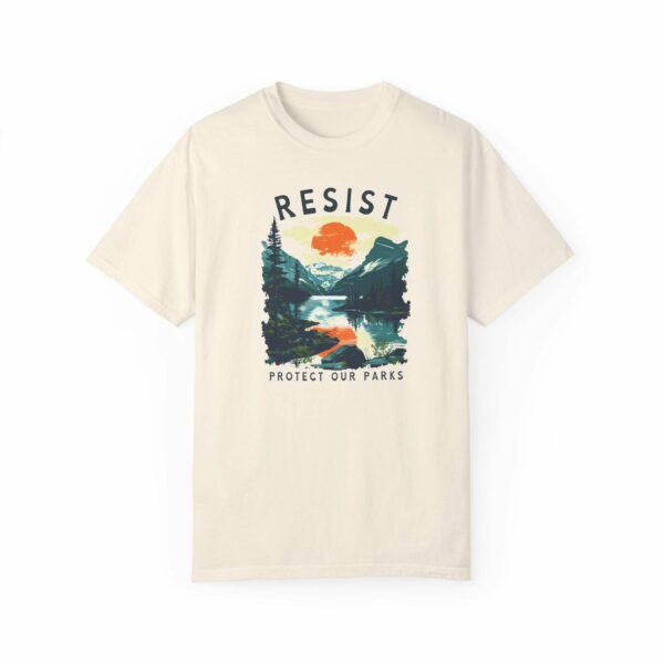 Resist National Parks Graphic – T-shirt