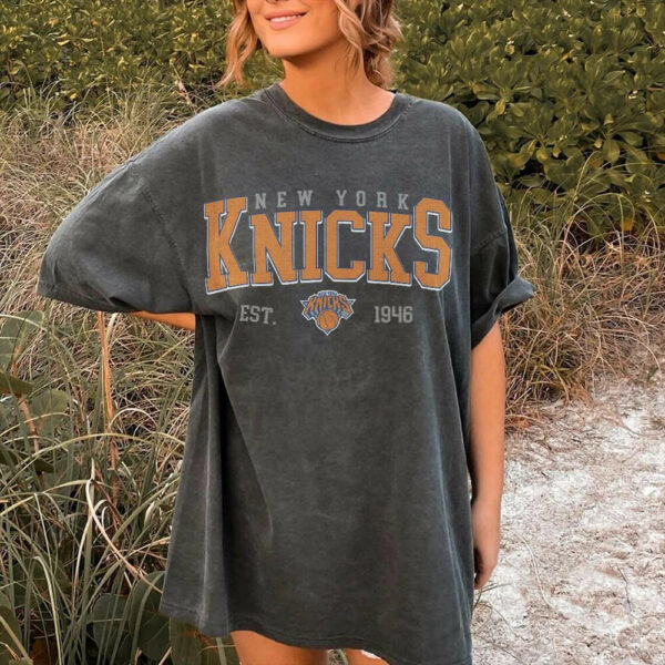 Vintage 90s New York Knicks Shirt, Crewneck New York Knicks Sweatshirt, Hoodie Retro For Women And Men Basketball Christmas T-Shirt